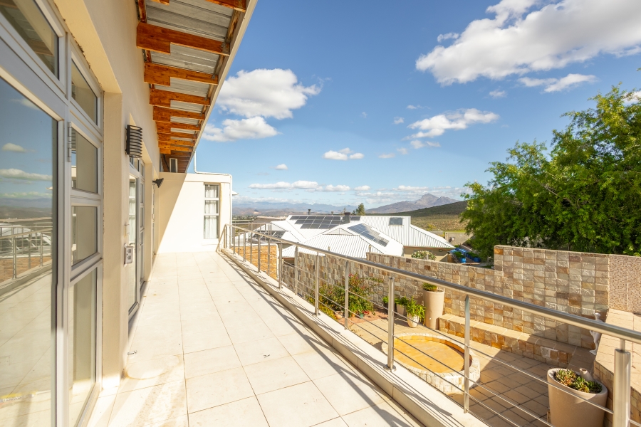 6 Bedroom Property for Sale in Fairway Heights Western Cape